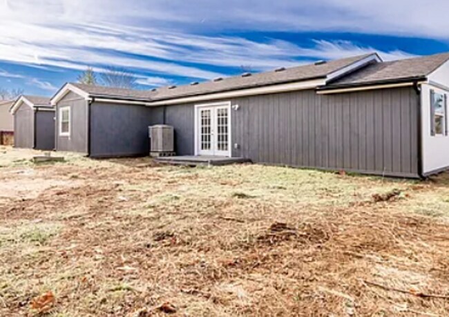 Building Photo - Huge Renovated Home in Rolling Hills!