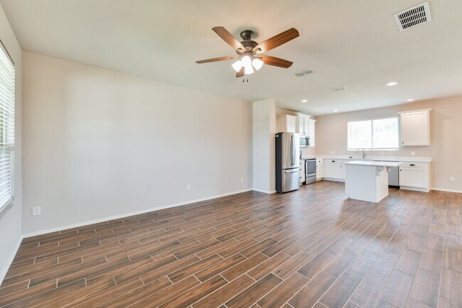 Building Photo - 7908 Spritsail Ln