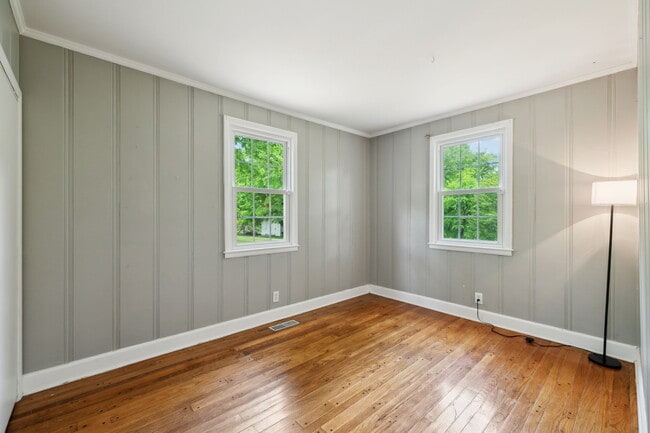 Building Photo - 1155 Ridge Hill Rd