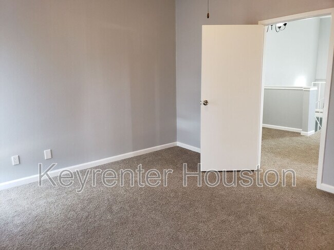 Building Photo - 6750 Sands Point Dr