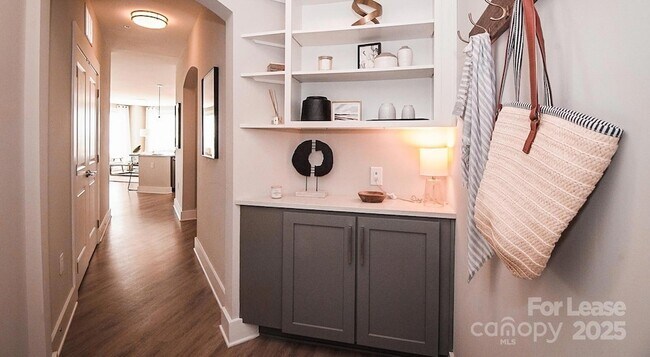 Building Photo - 6408 Providence Farm Ln