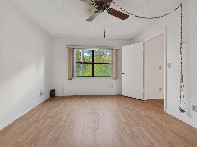 Building Photo - 10409 NW 11th St