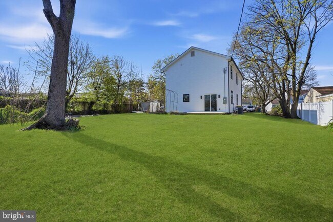 Building Photo - 6 Starlight Ln