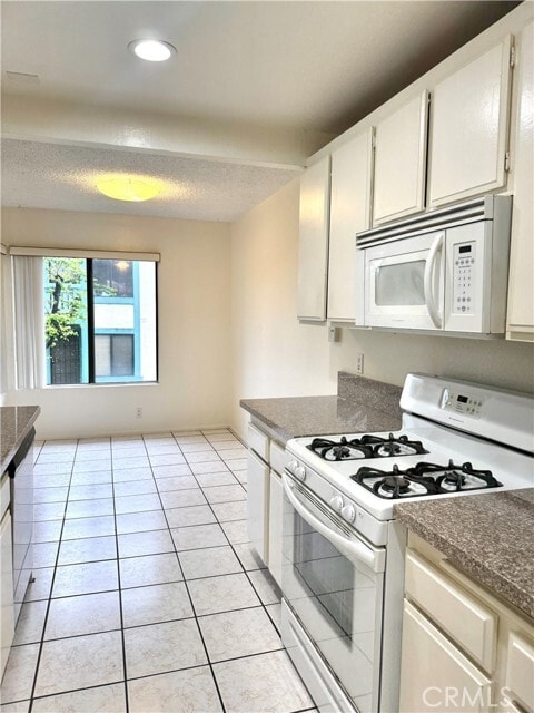 Building Photo - 20527 S Vermont Ave