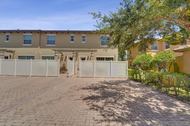 Building Photo - 1326 SW 147th Ter