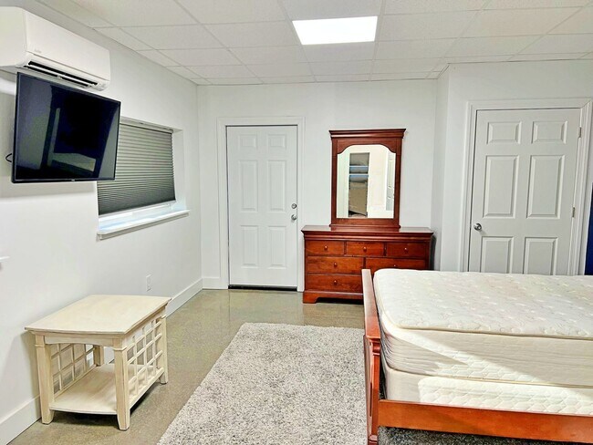 Building Photo - Furnished 1BR Apartment in Industrial Area | Easy I-64 Access | Truck Parking Available