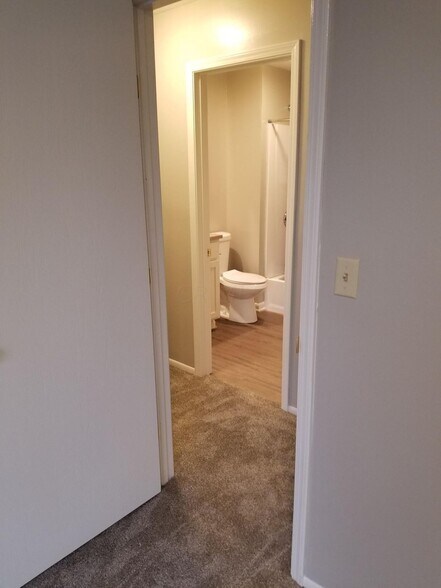 Building Photo - 1725 Churchill Downs Rd