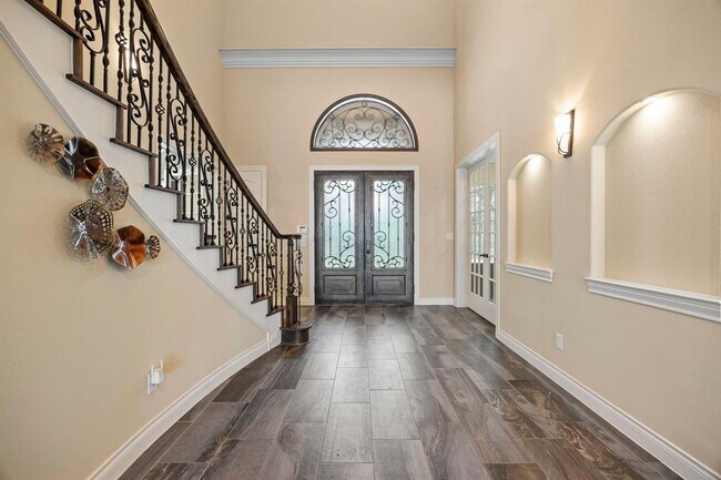 Building Photo - 2624 University Club Dr