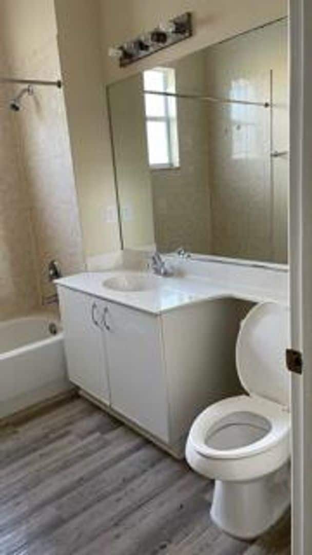 Building Photo - 3565 Forest Hill Blvd