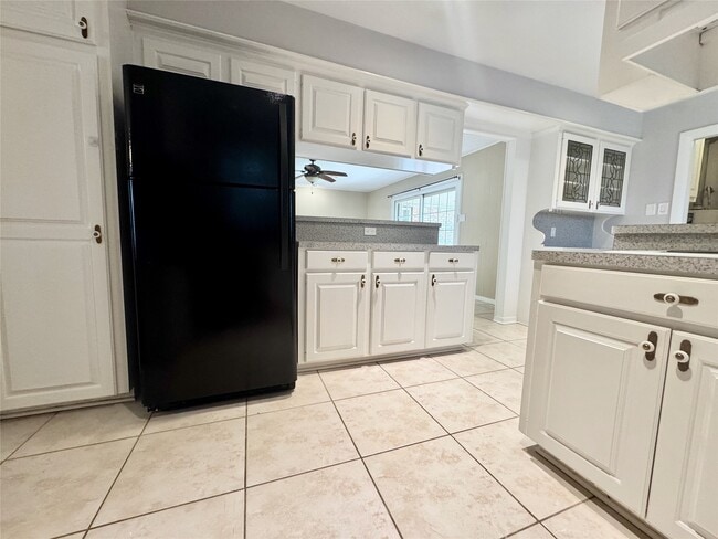 Building Photo - 2206 Tannehill Dr