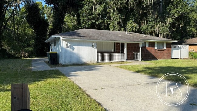 Building Photo - RATE DROP ALERT (was $1875/month)!