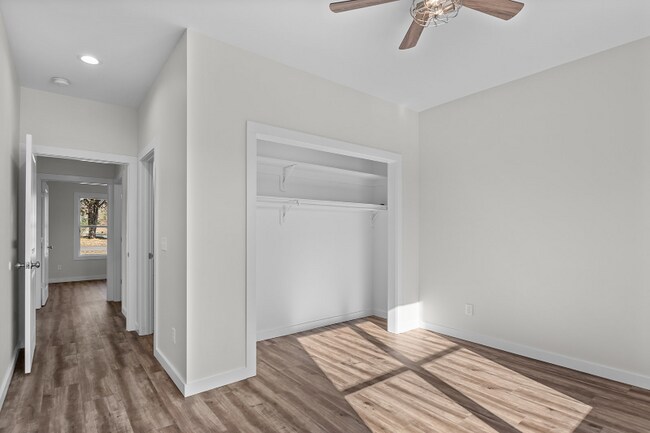 Building Photo - 200-202 3rd St