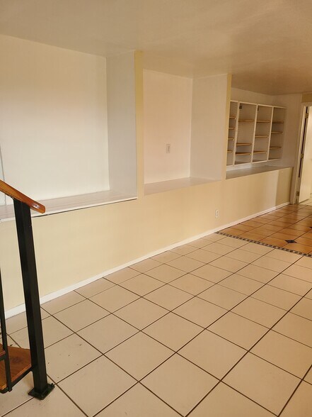 Building Photo - 5831 Adelaide Ave