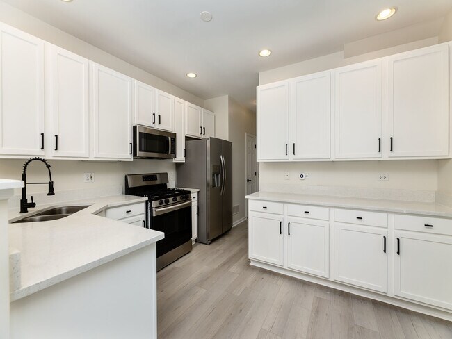 Building Photo - 311 Abington Woods Dr