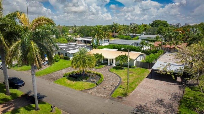 Building Photo - 2445 SE 7th St