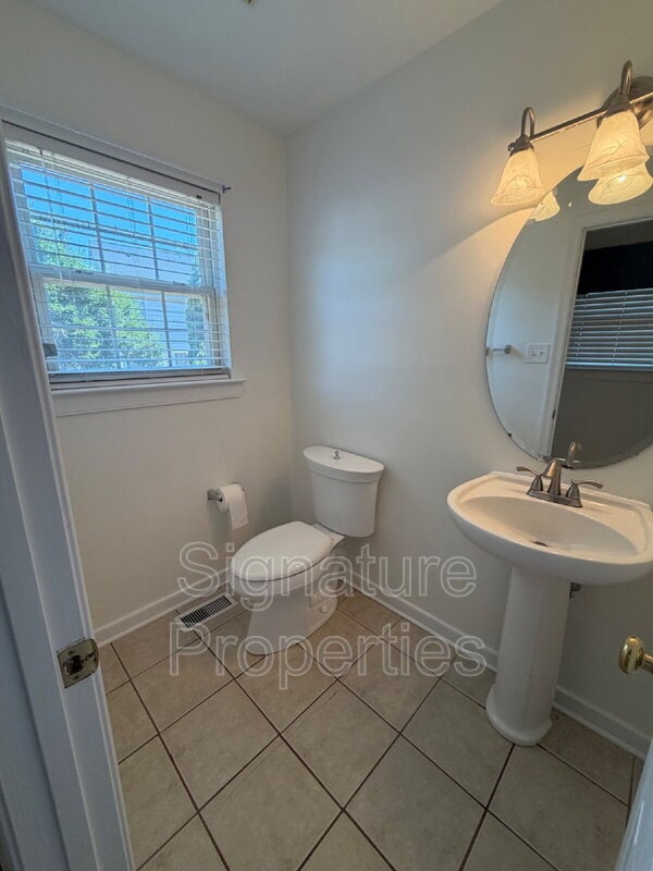 Building Photo - 1609 Cadmus Ct