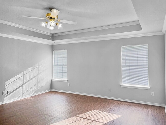 Building Photo - Beautiful 2 Story Home with Greenbelt Views!