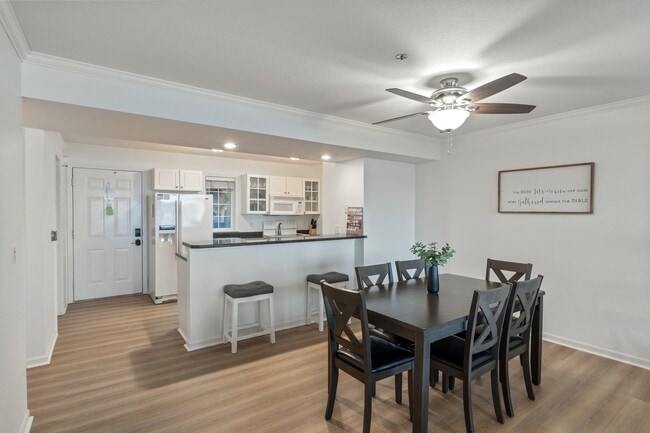 Building Photo - 1407 Harbour Towne Dr