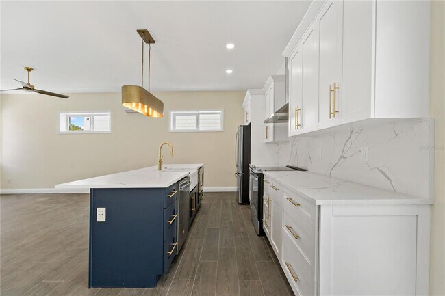 Building Photo - 1348 San Christopher Dr