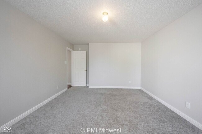 Building Photo - 859 Runnymede Dr