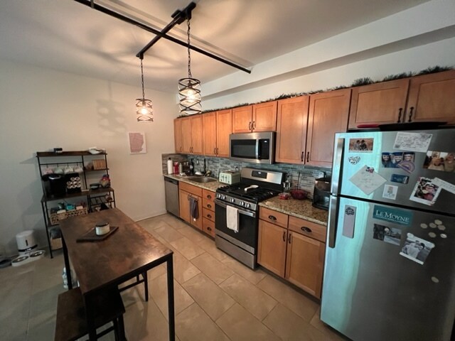 Building Photo - 515 4th St