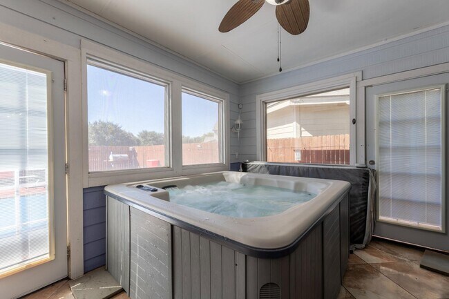 Building Photo - 1515 Wild Fire