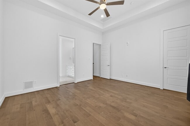 Building Photo - 4402 Schuler St