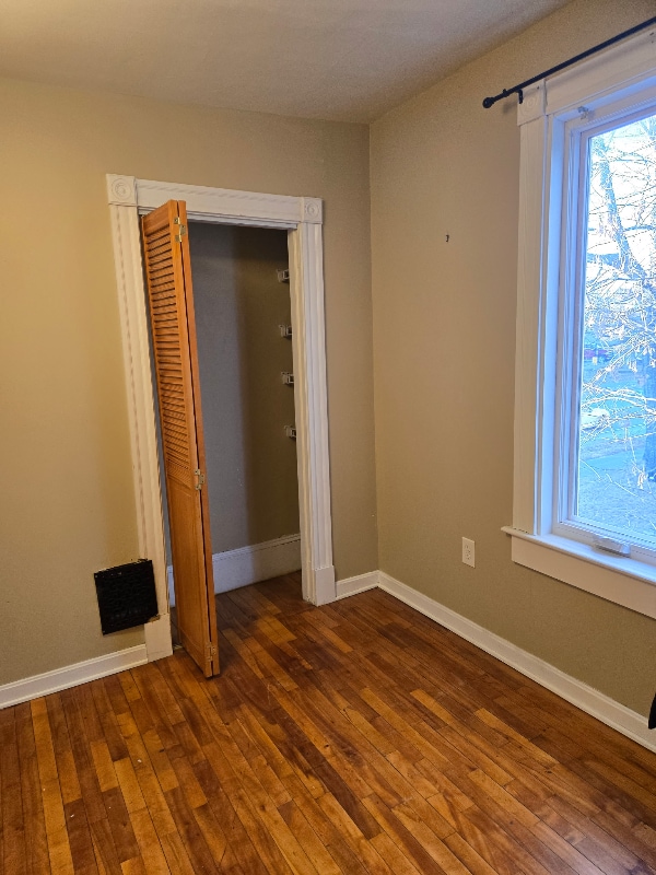 Building Photo - 351 Broadway