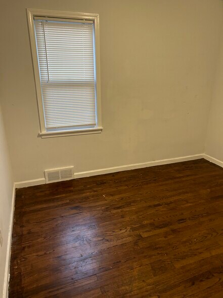Building Photo - 21663 Newcastle Rd