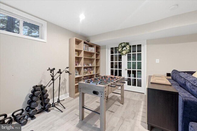 Building Photo - 911 Riva Ridge Dr