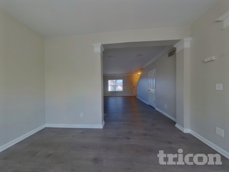 Building Photo - 1208 Ballina Way