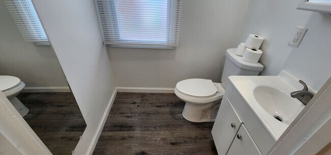 Building Photo - Renovated single-family home