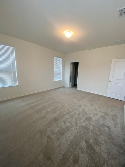 Building Photo - 440 Horizon Pointe