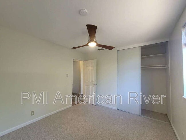 Building Photo - 881 Beardsley Dr
