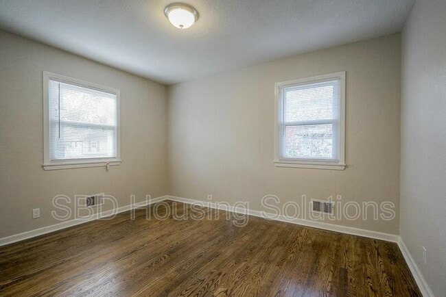 Building Photo - 9404 E 80 Terrace