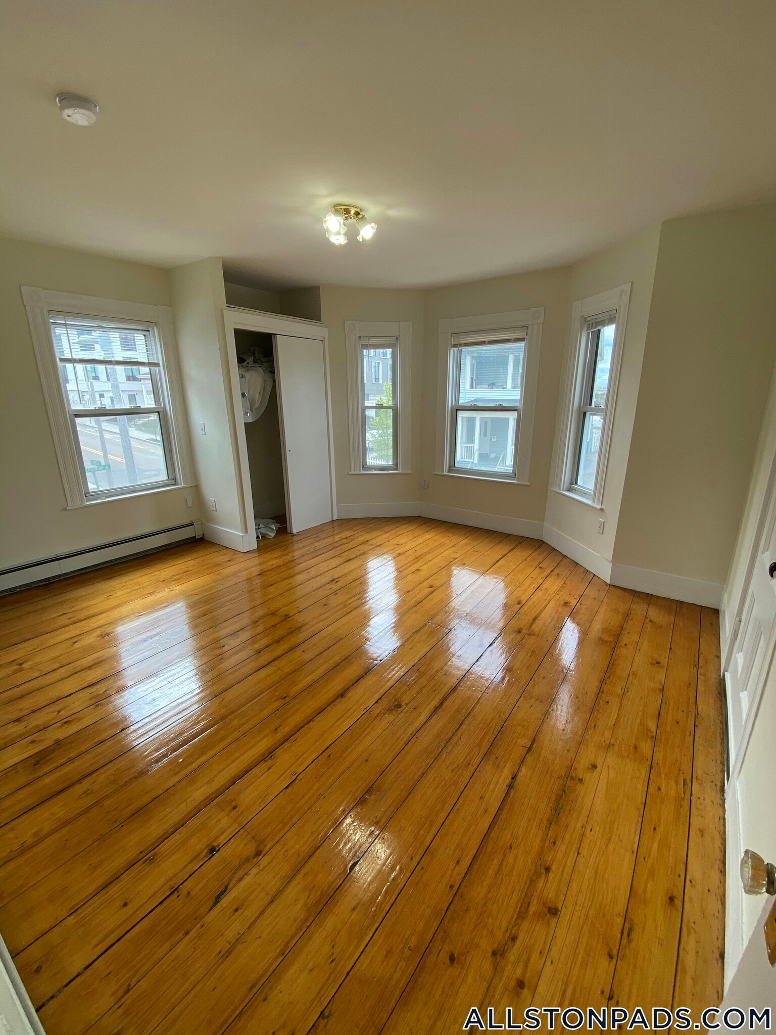 Building Photo - 25 Everett St