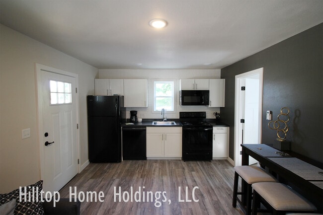 Building Photo - 9 Brookside Rd