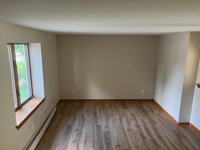 Living room - 16 Caryn Dr