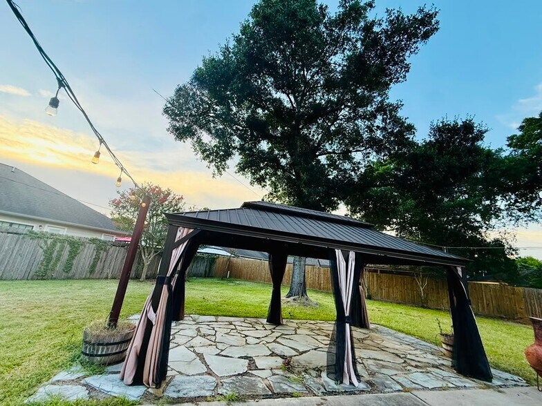 Building Photo - 13438 Nevermore Dr
