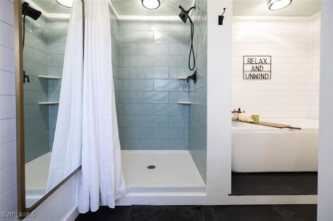 Building Photo - 207 SE 22nd St