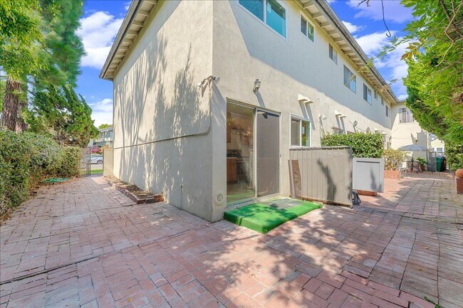 Building Photo - 3528 2nd St