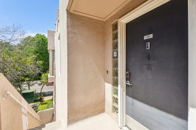Building Photo - 4040 Avondale Ave