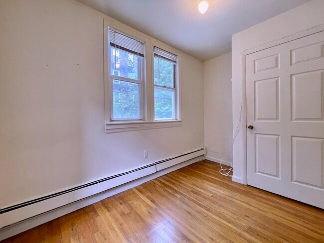 Building Photo - 618 Park Ave