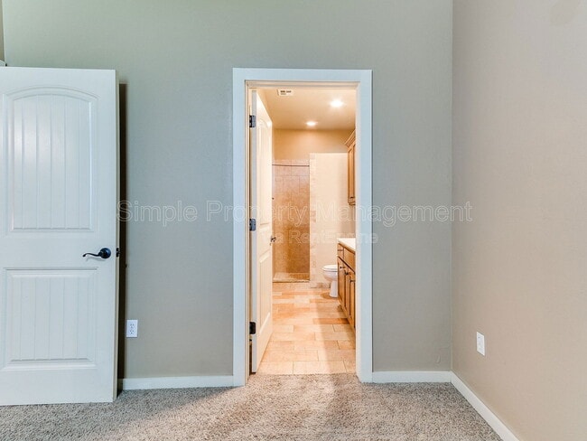 Building Photo - 2876 Muzzy St