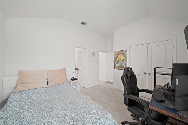 Building Photo - 9405 Vis Fls Trce