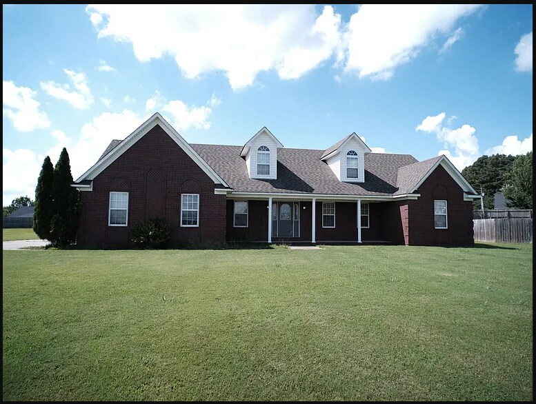 Primary Photo - 90 Webster Cove