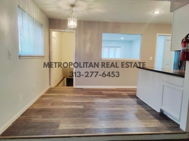 Building Photo - 6973 Chirrewa St