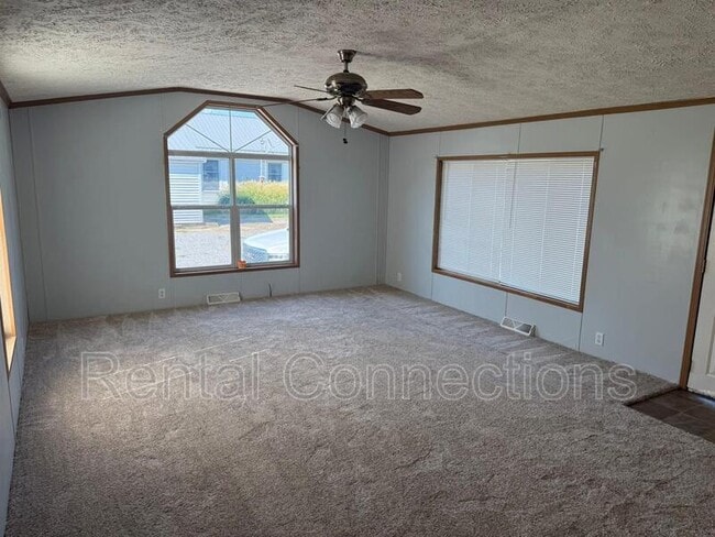 Building Photo - 205 Crossroad School Rd