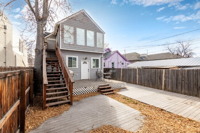 Building Photo - Lovely Victorian duplex for rent 2 bed / 1 bath