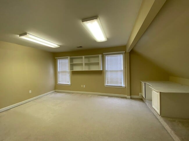 Building Photo - Orchard Farms, 4 Bedroom 2.5 Bath